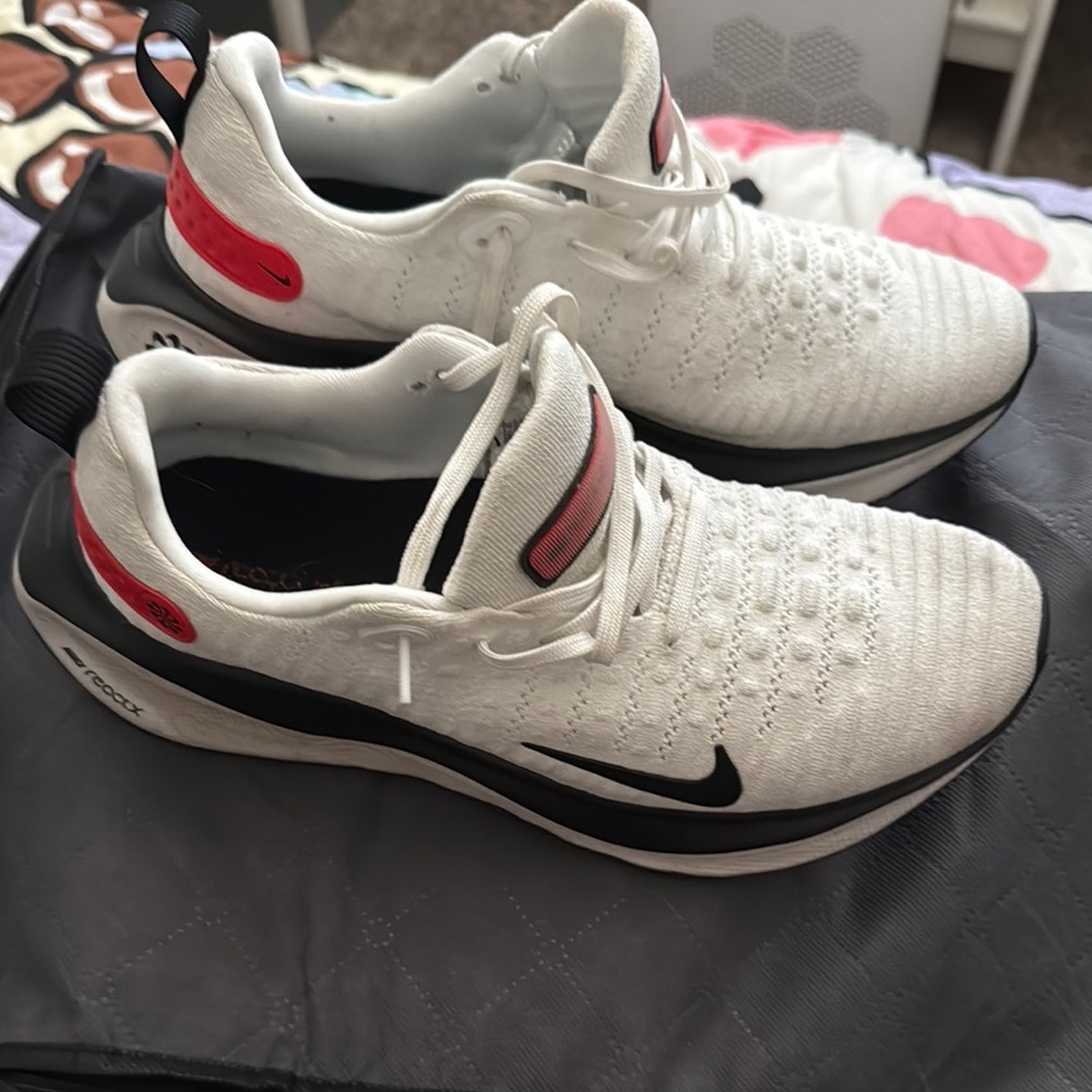 Nike White and Red Athletic Sneakers with Breathable Design